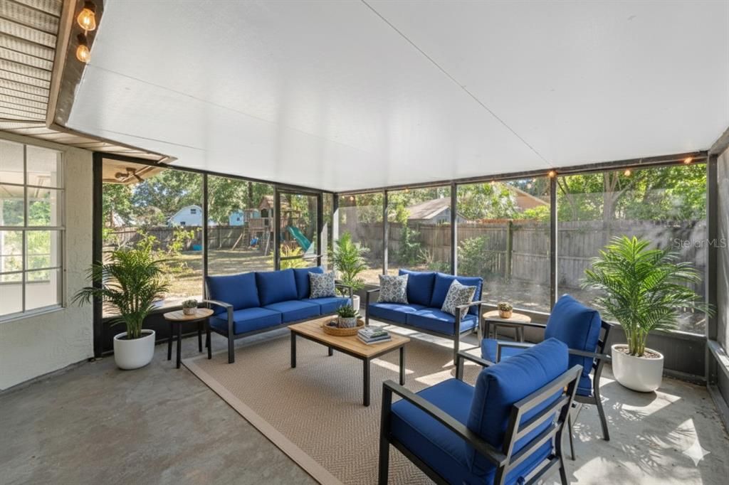 Active With Contract: $389,990 (3 beds, 2 baths, 1685 Square Feet)