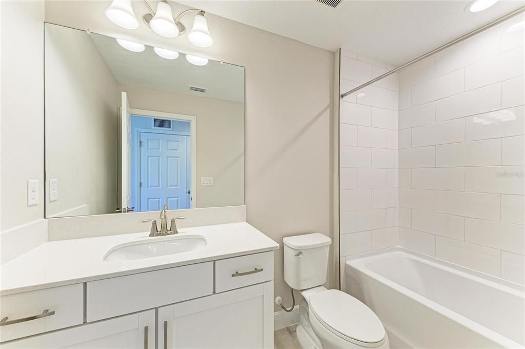 En Venta: $734,990 (4 camas, 4 baños, 3198 Pies cuadrados)