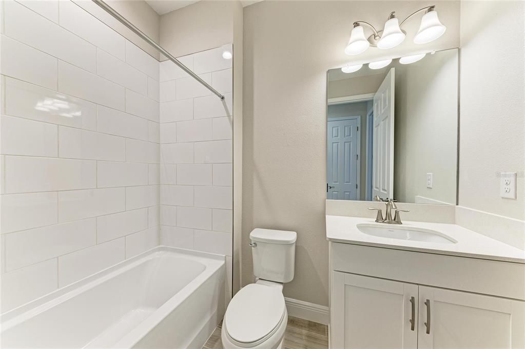 En Venta: $734,990 (4 camas, 4 baños, 3198 Pies cuadrados)