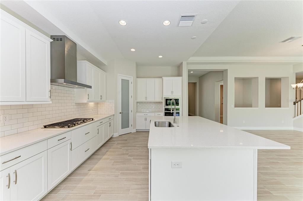 En Venta: $734,990 (4 camas, 4 baños, 3198 Pies cuadrados)