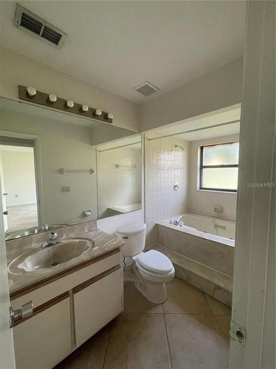 В аренду: $1,700 (2 спален, 2 ванн, 966 Квадратных фут)