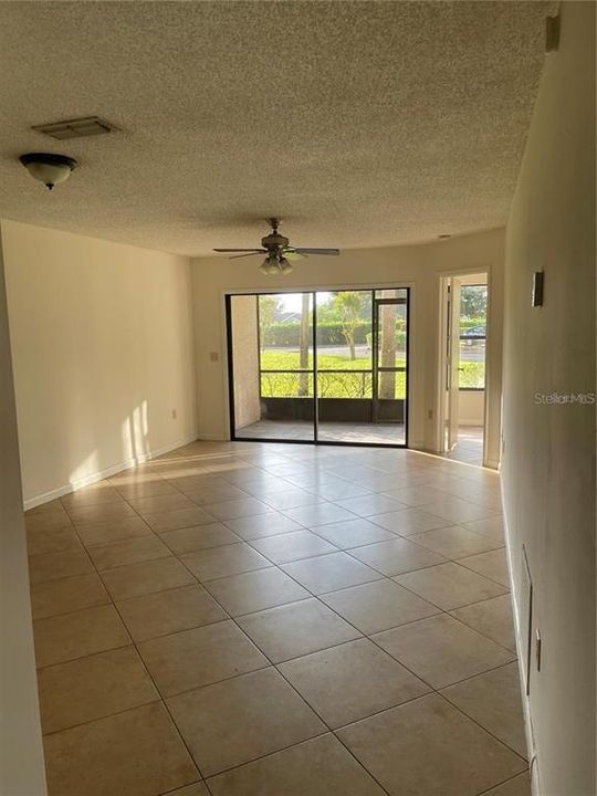 В аренду: $1,700 (2 спален, 2 ванн, 966 Квадратных фут)