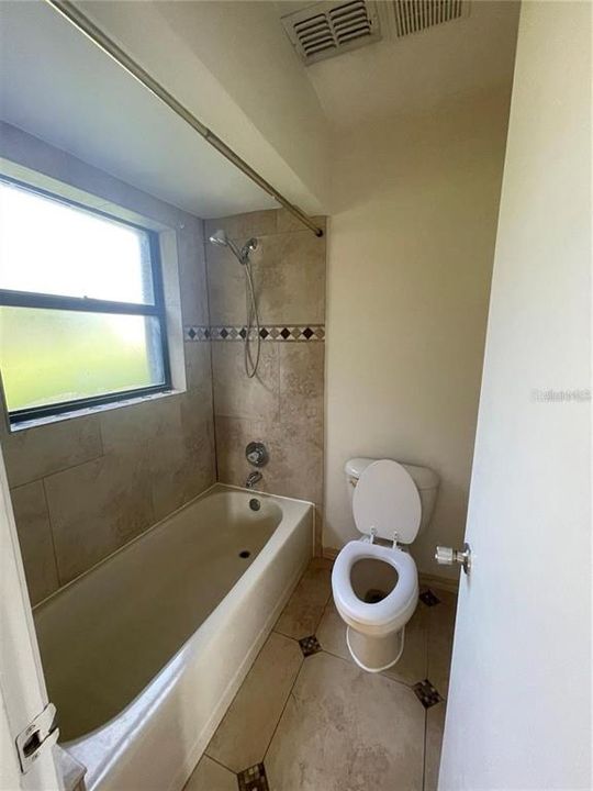 В аренду: $1,700 (2 спален, 2 ванн, 966 Квадратных фут)