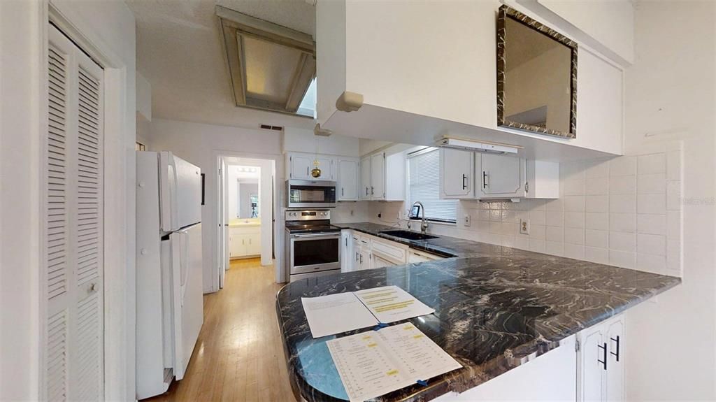 En Venta: $425,000 (3 camas, 2 baños, 2398 Pies cuadrados)