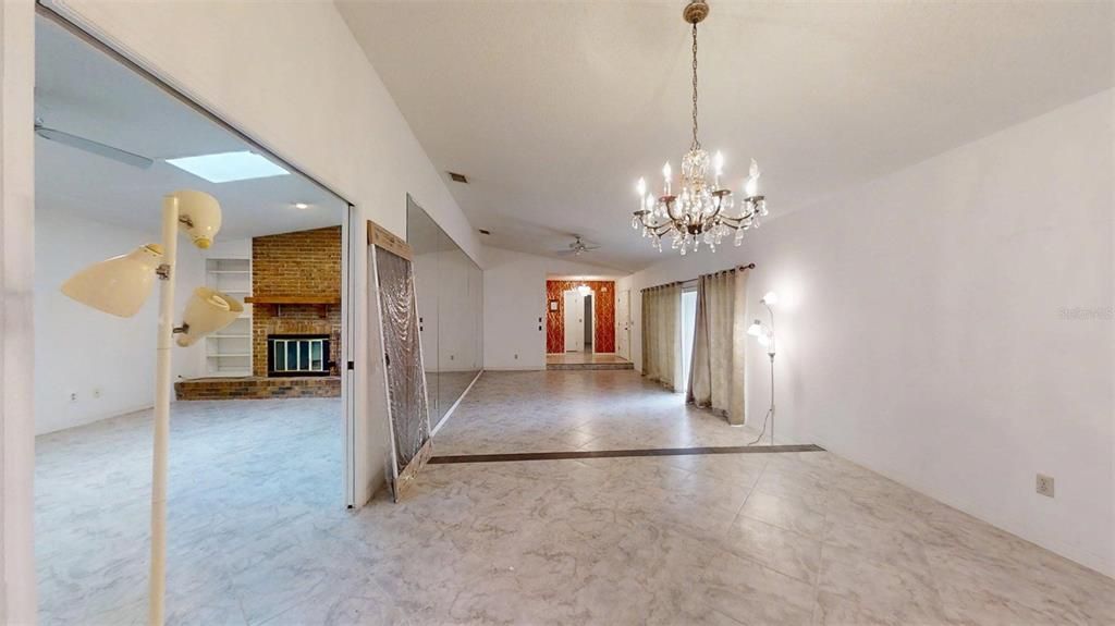 En Venta: $425,000 (3 camas, 2 baños, 2398 Pies cuadrados)