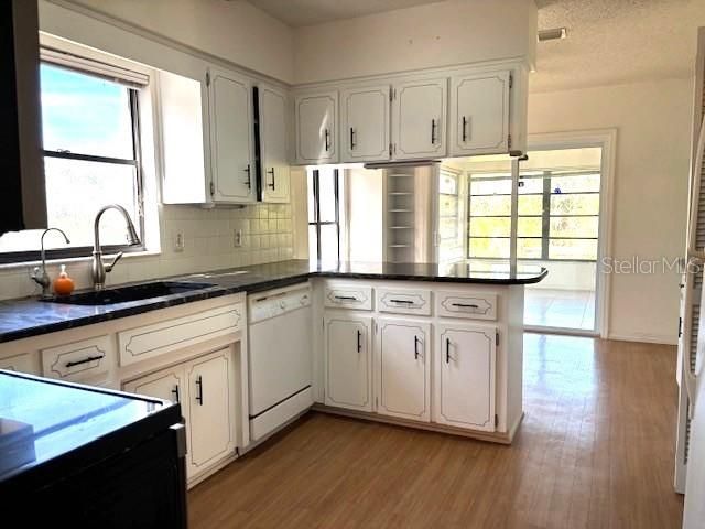 En Venta: $425,000 (3 camas, 2 baños, 2398 Pies cuadrados)