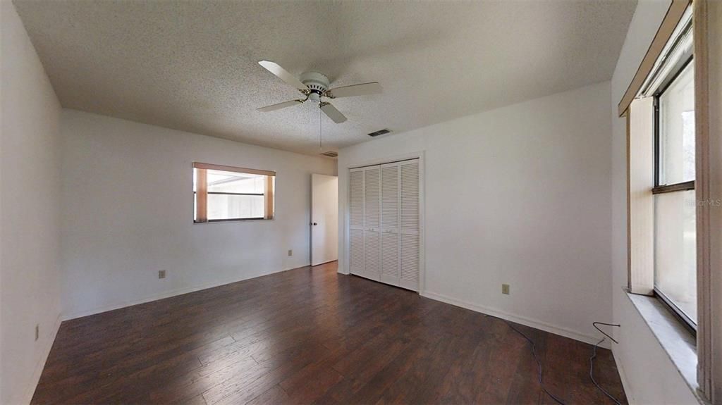 En Venta: $425,000 (3 camas, 2 baños, 2398 Pies cuadrados)