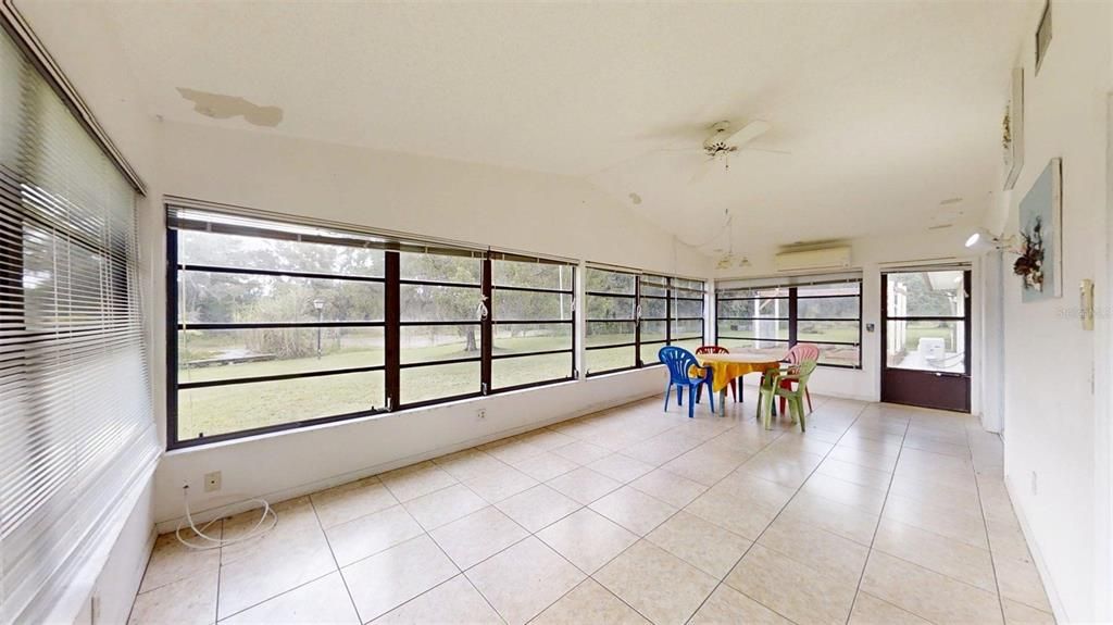 En Venta: $425,000 (3 camas, 2 baños, 2398 Pies cuadrados)