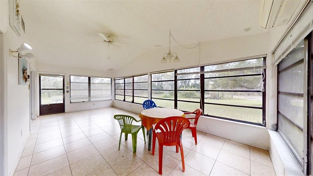 En Venta: $425,000 (3 camas, 2 baños, 2398 Pies cuadrados)