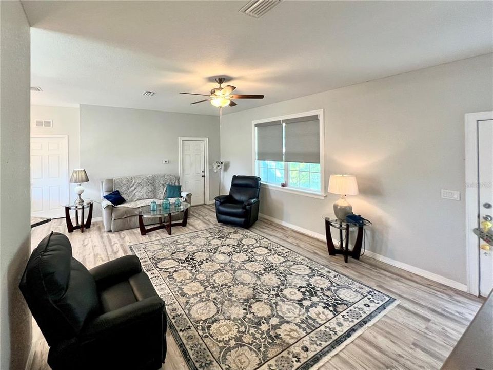 For Sale: $274,900 (3 beds, 2 baths, 1316 Square Feet)