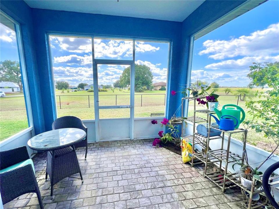 For Sale: $274,900 (3 beds, 2 baths, 1316 Square Feet)