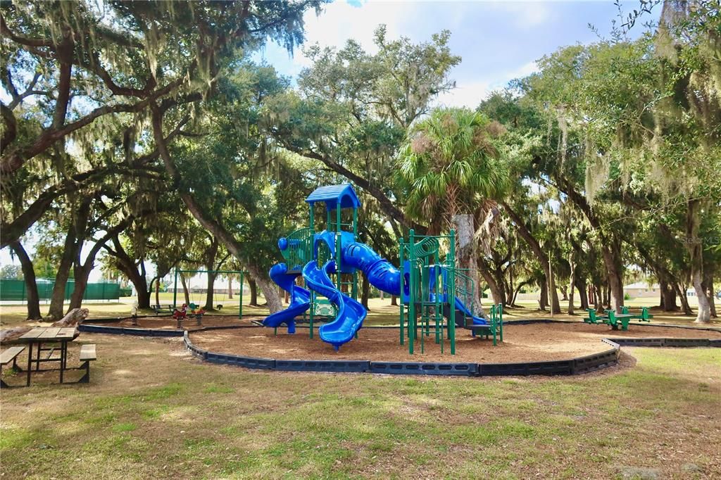 For Sale: $274,900 (3 beds, 2 baths, 1316 Square Feet)