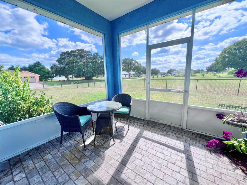 For Sale: $274,900 (3 beds, 2 baths, 1316 Square Feet)