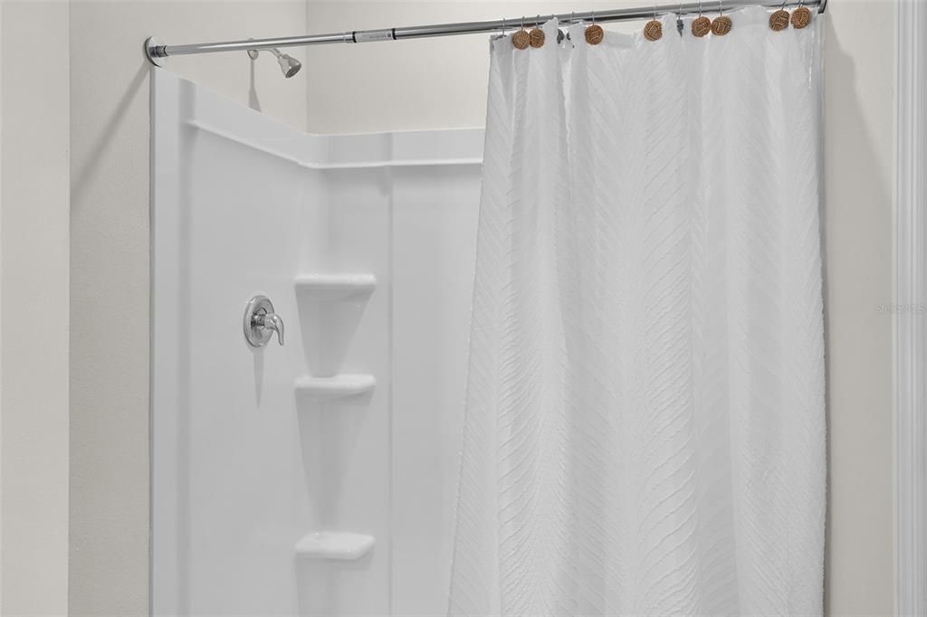 For Sale: $324,990 (5 beds, 3 baths, 2077 Square Feet)