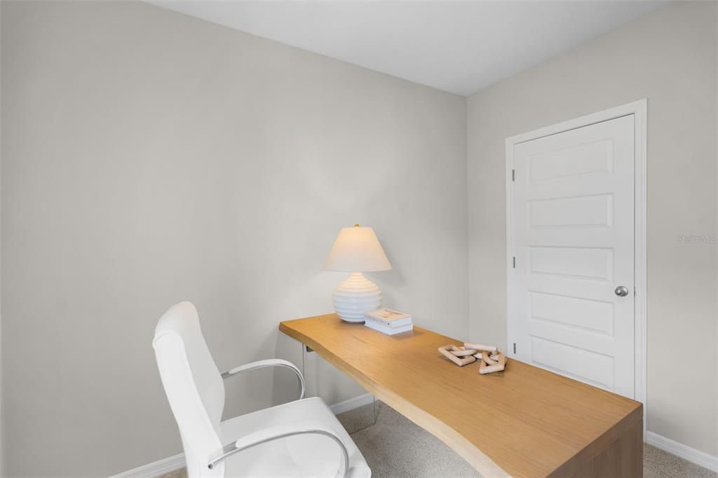 For Sale: $324,990 (5 beds, 3 baths, 2077 Square Feet)