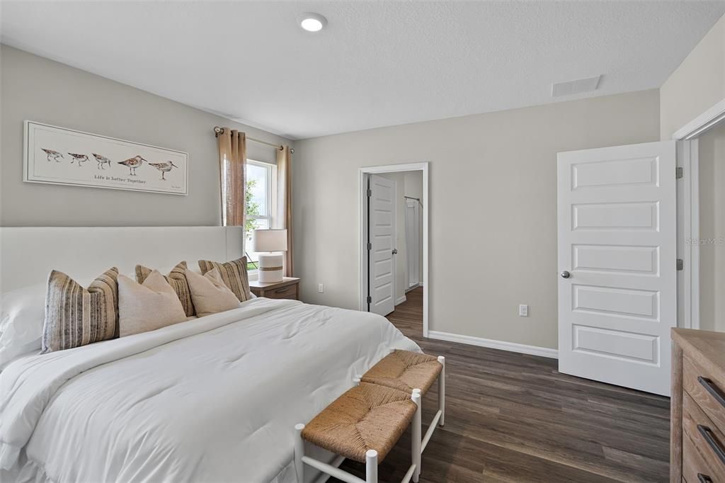 For Sale: $324,990 (5 beds, 3 baths, 2077 Square Feet)