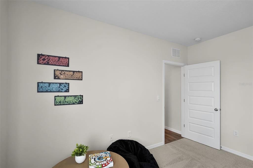 For Sale: $324,990 (5 beds, 3 baths, 2077 Square Feet)