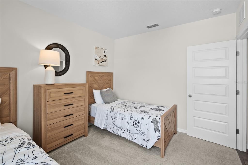 For Sale: $324,990 (5 beds, 3 baths, 2077 Square Feet)