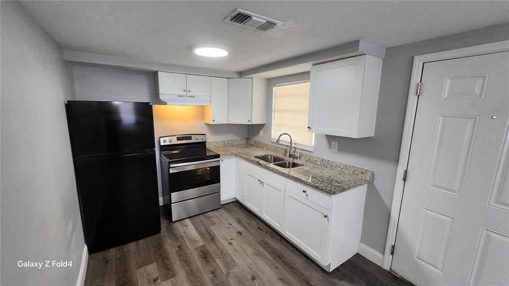 For Rent: $1,395 (2 beds, 1 baths, 900 Square Feet)