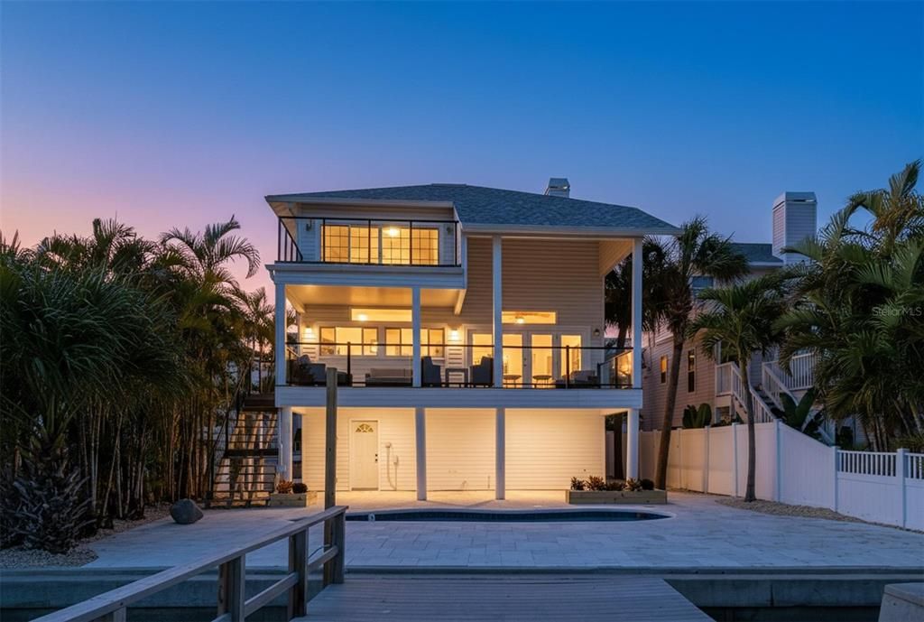 For Sale: $1,990,000 (3 beds, 2 baths, 2076 Square Feet)