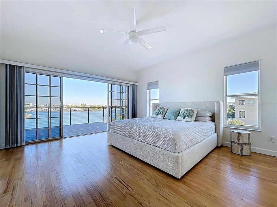 For Sale: $1,990,000 (3 beds, 2 baths, 2076 Square Feet)