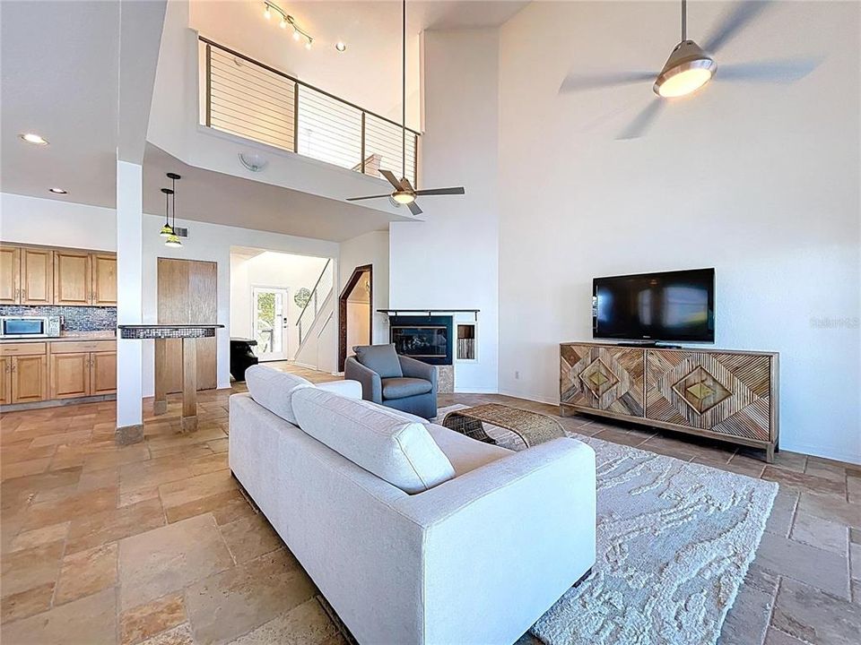 For Sale: $1,990,000 (3 beds, 2 baths, 2076 Square Feet)