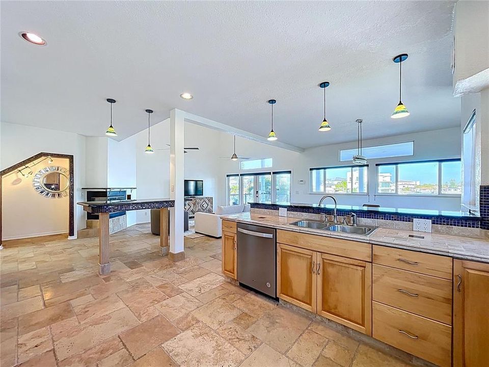 For Sale: $1,990,000 (3 beds, 2 baths, 2076 Square Feet)