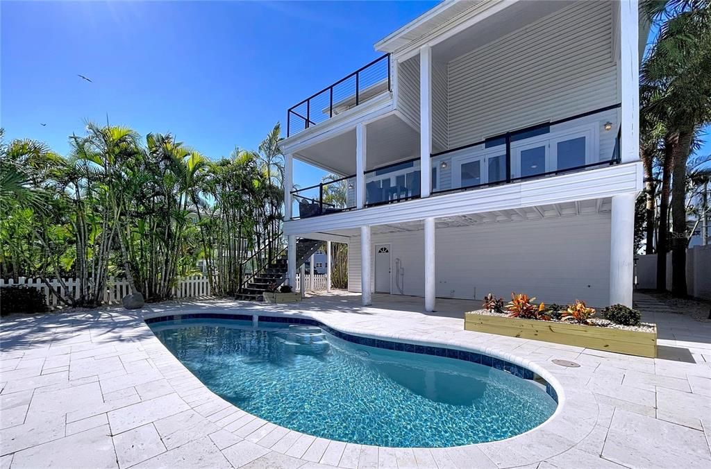 For Sale: $1,990,000 (3 beds, 2 baths, 2076 Square Feet)