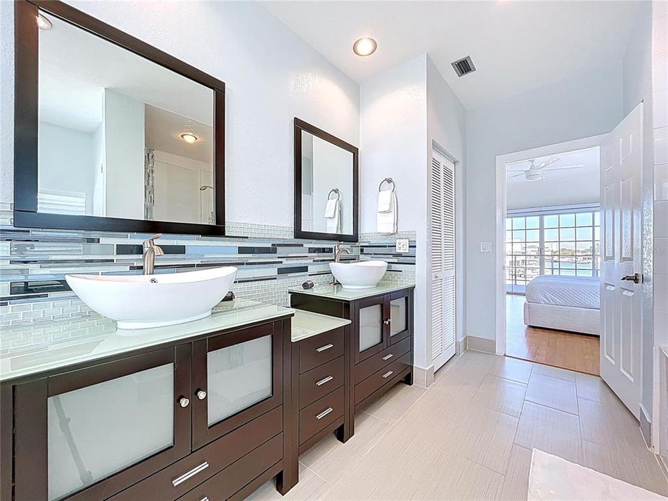 For Sale: $1,990,000 (3 beds, 2 baths, 2076 Square Feet)