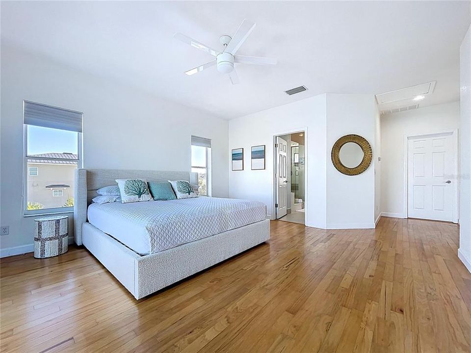 For Sale: $1,990,000 (3 beds, 2 baths, 2076 Square Feet)