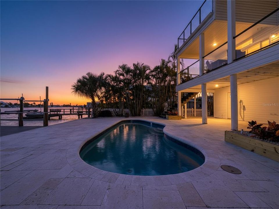 For Sale: $1,990,000 (3 beds, 2 baths, 2076 Square Feet)