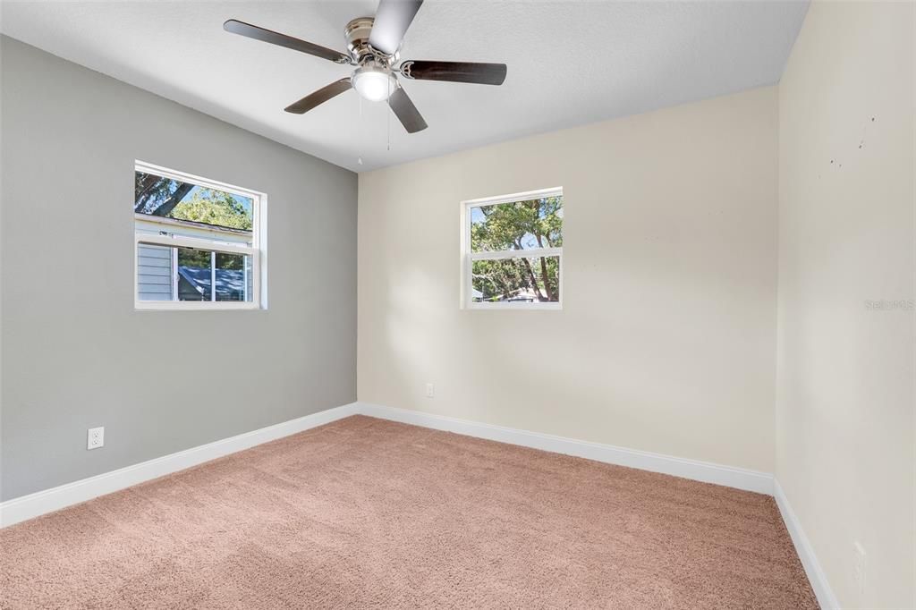 Под контрактом: $220,000 (3 спален, 1 ванн, 1020 Квадратных фут)