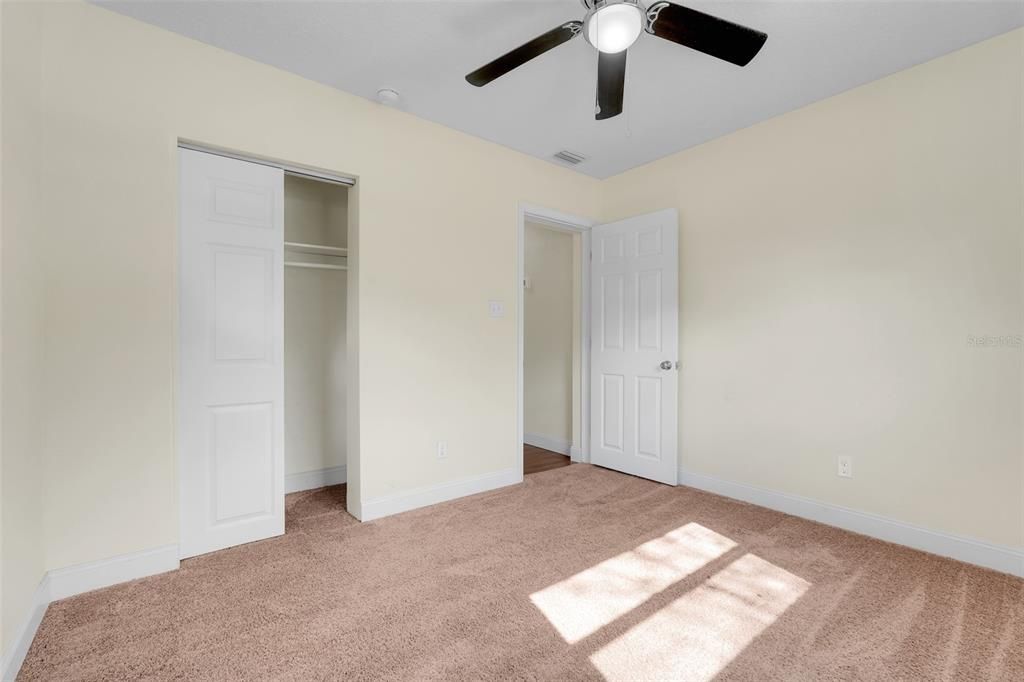 Под контрактом: $220,000 (3 спален, 1 ванн, 1020 Квадратных фут)