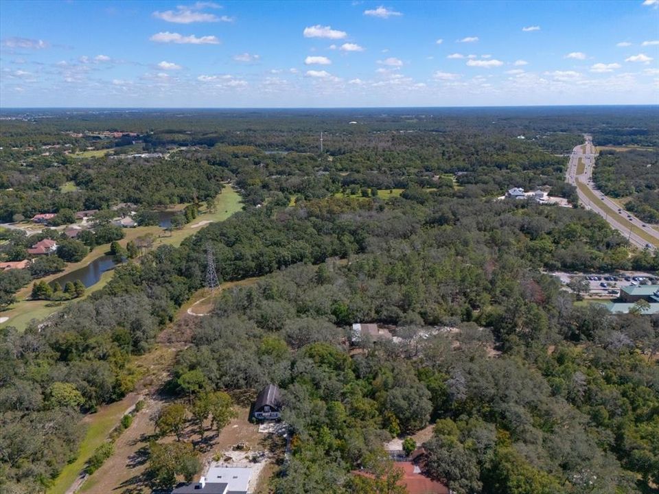 待售: $775,000 (2.92 acres)