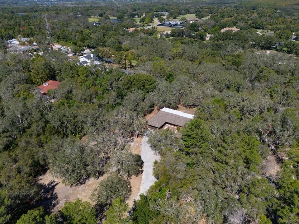 待售: $775,000 (2.92 acres)