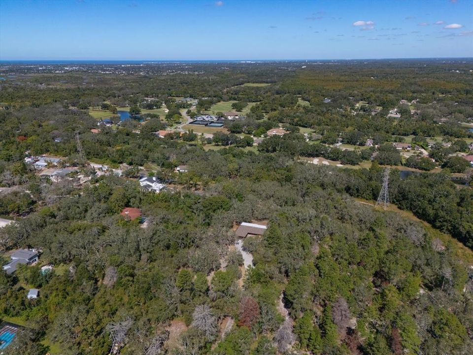 待售: $775,000 (2.92 acres)