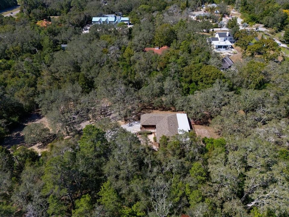 待售: $775,000 (2.92 acres)