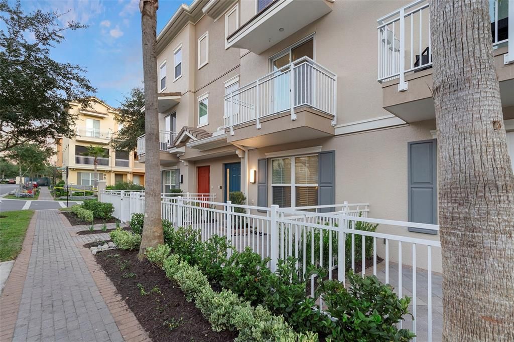 For Sale: $464,900 (3 beds, 3 baths, 1989 Square Feet)