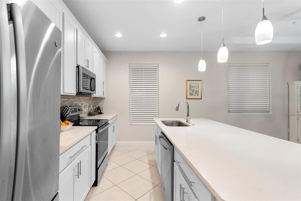 For Sale: $464,900 (3 beds, 3 baths, 1989 Square Feet)