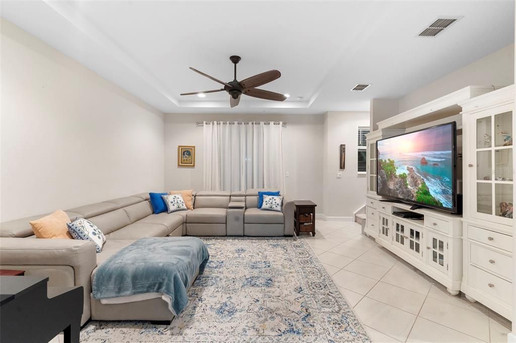 For Sale: $464,900 (3 beds, 3 baths, 1989 Square Feet)