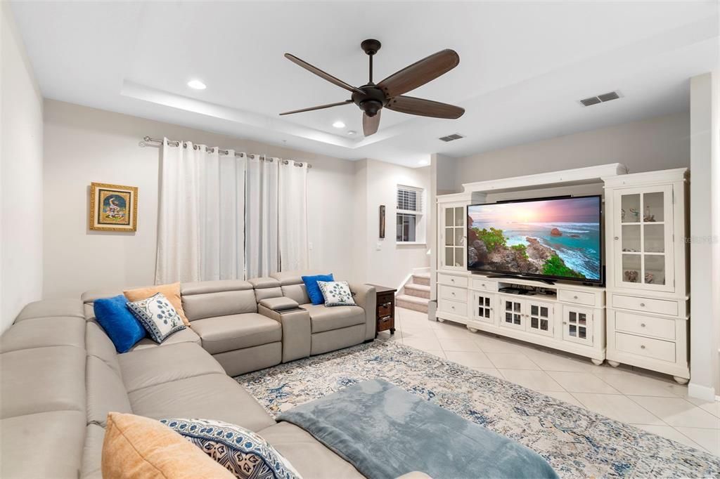 For Sale: $464,900 (3 beds, 3 baths, 1989 Square Feet)