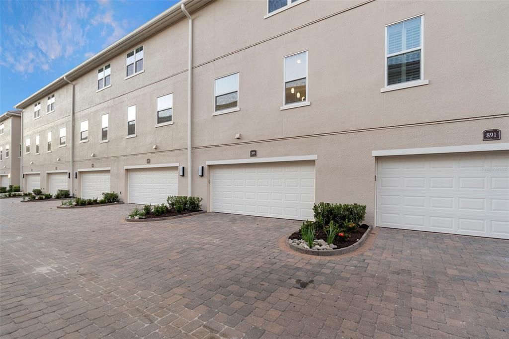 For Sale: $464,900 (3 beds, 3 baths, 1989 Square Feet)