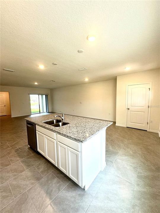 В аренду: $2,650 (3 спален, 2 ванн, 1568 Квадратных фут)