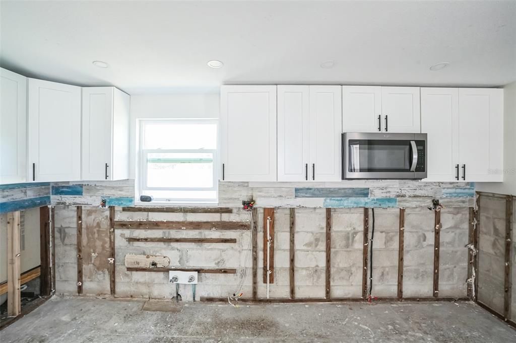 Под контрактом: $199,000 (3 спален, 3 ванн, 1344 Квадратных фут)