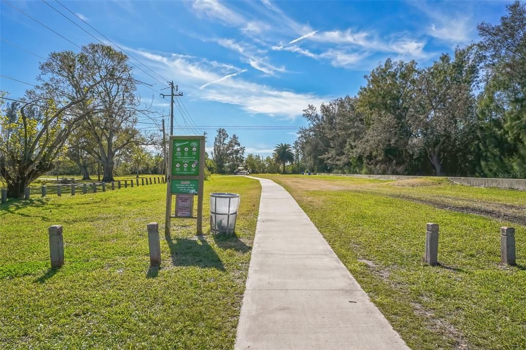 Под контрактом: $199,000 (3 спален, 3 ванн, 1344 Квадратных фут)