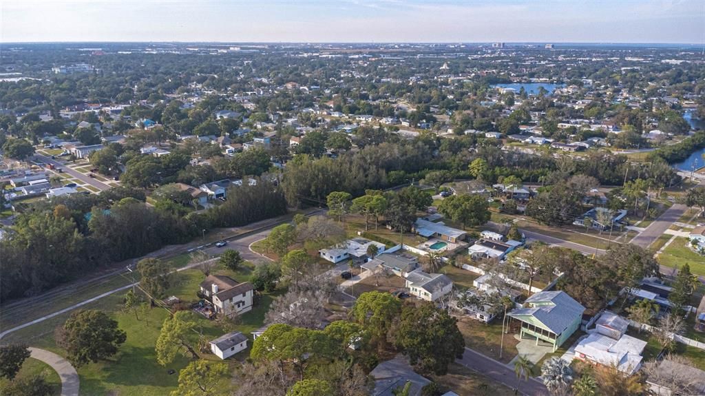 Под контрактом: $199,000 (3 спален, 3 ванн, 1344 Квадратных фут)