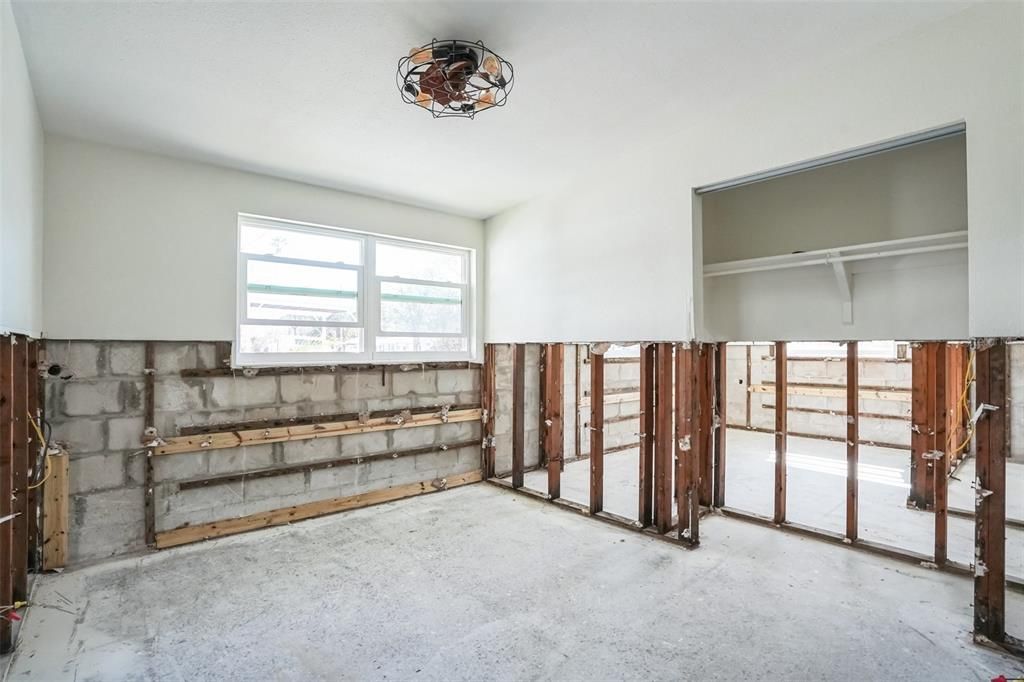 Под контрактом: $199,000 (3 спален, 3 ванн, 1344 Квадратных фут)