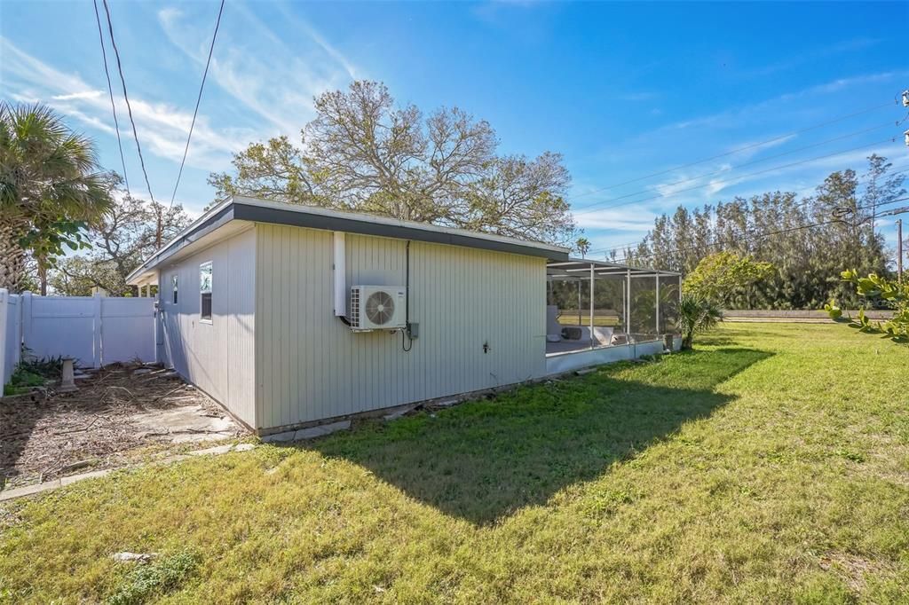 Под контрактом: $199,000 (3 спален, 3 ванн, 1344 Квадратных фут)