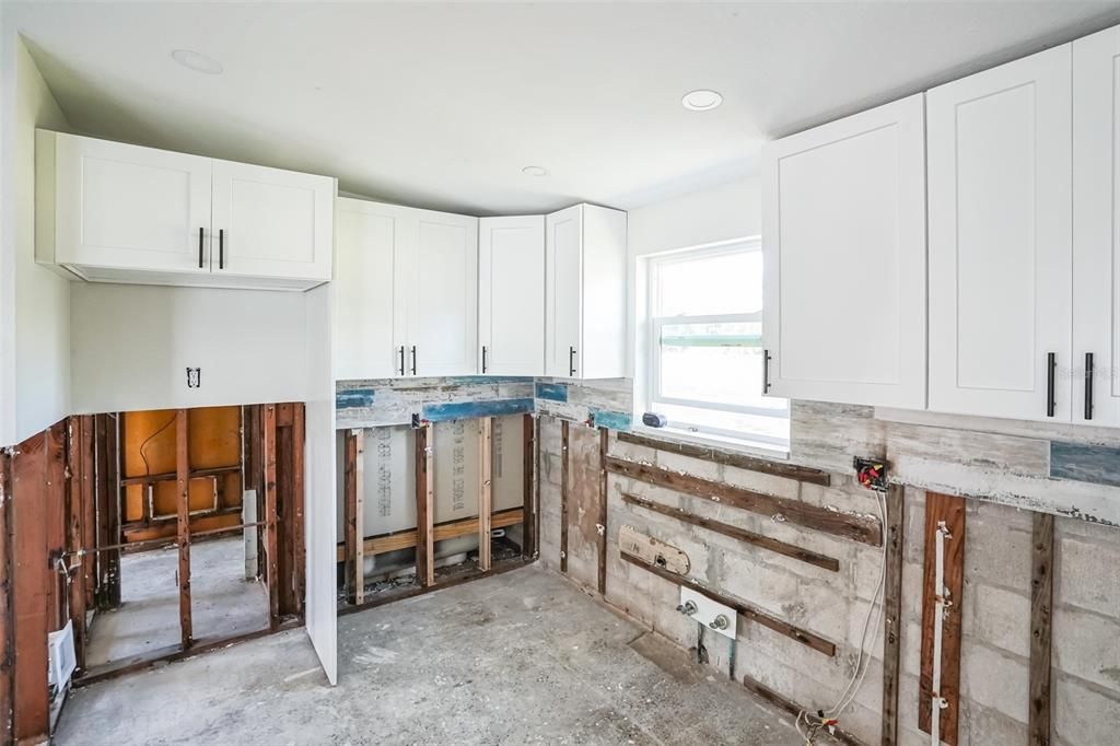 Под контрактом: $199,000 (3 спален, 3 ванн, 1344 Квадратных фут)