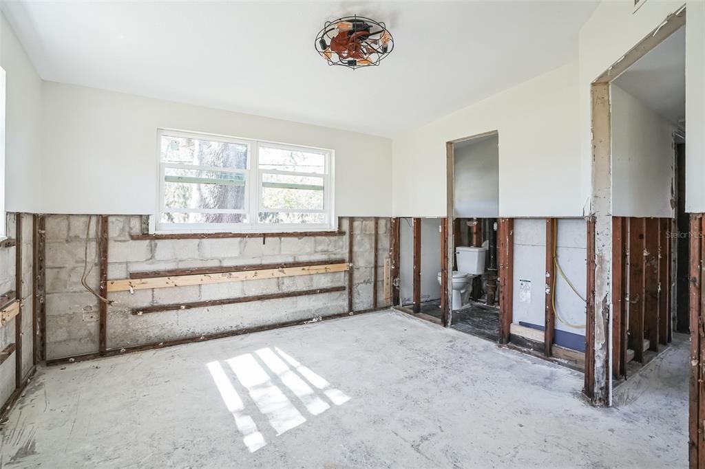 Под контрактом: $199,000 (3 спален, 3 ванн, 1344 Квадратных фут)